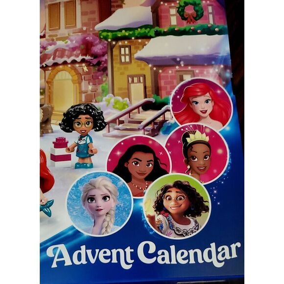 NEW IN BOX COLLECTIBLE LEGO DISNEY 2024 ADVENT CALENDAR AND PLAY SET - Picture 7 of 7